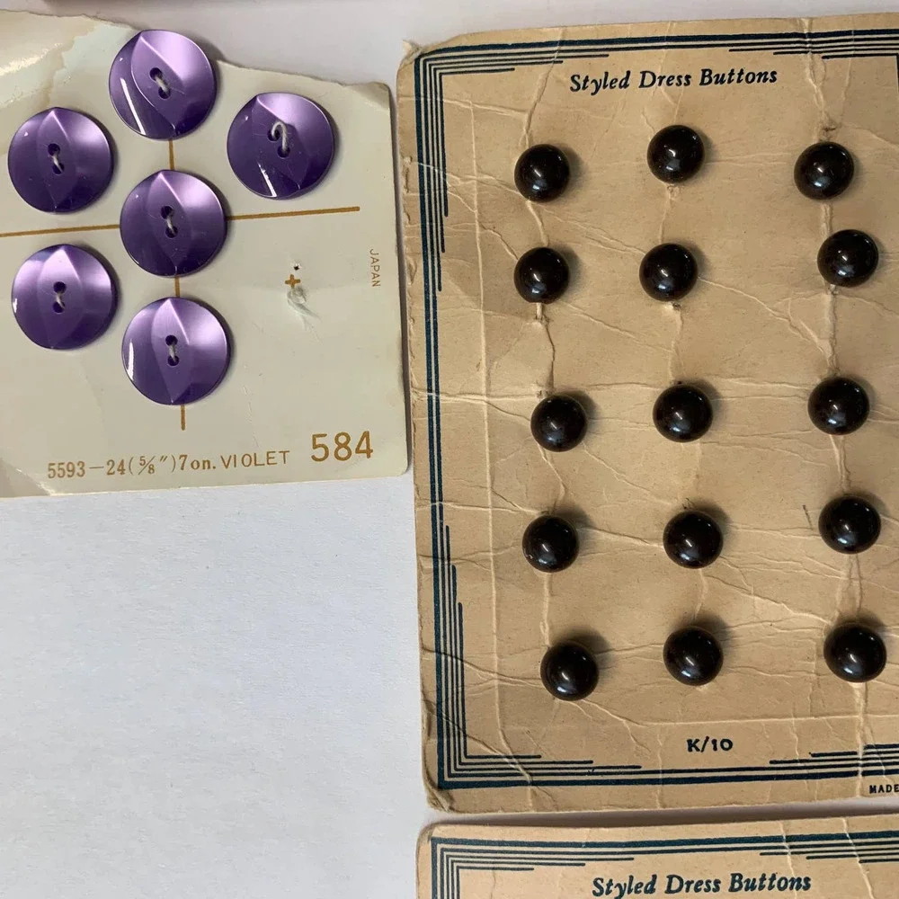Vintage Buttons‎ Acrylic Plastic Lot of 85 Buttons New Old Stock NOS